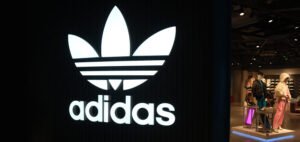 Read more about the article Adidas Exceeds Q4 Expectations Amid Yeezy Stock Sell-off